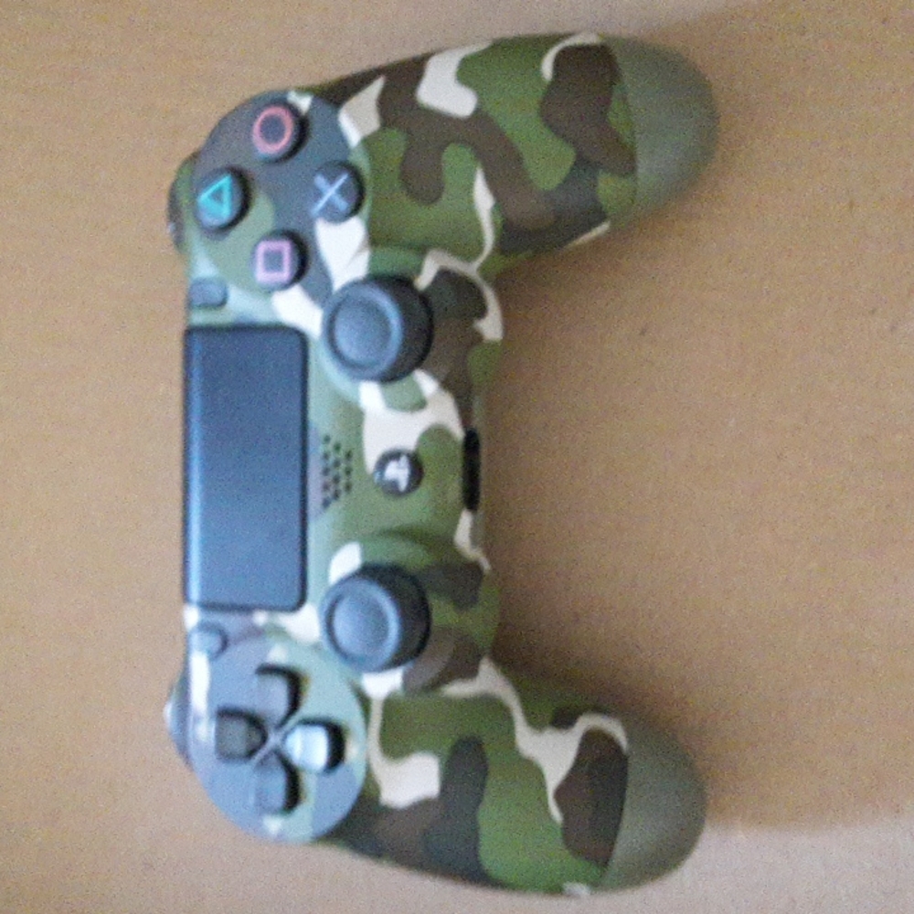 PS4 green camo controller